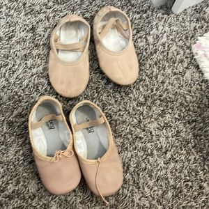 2 pairs ballet flats size 9/10 toddler
